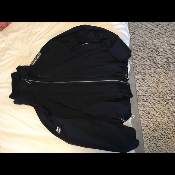 Super Dry Windbreaker - Picture 5 of 5
